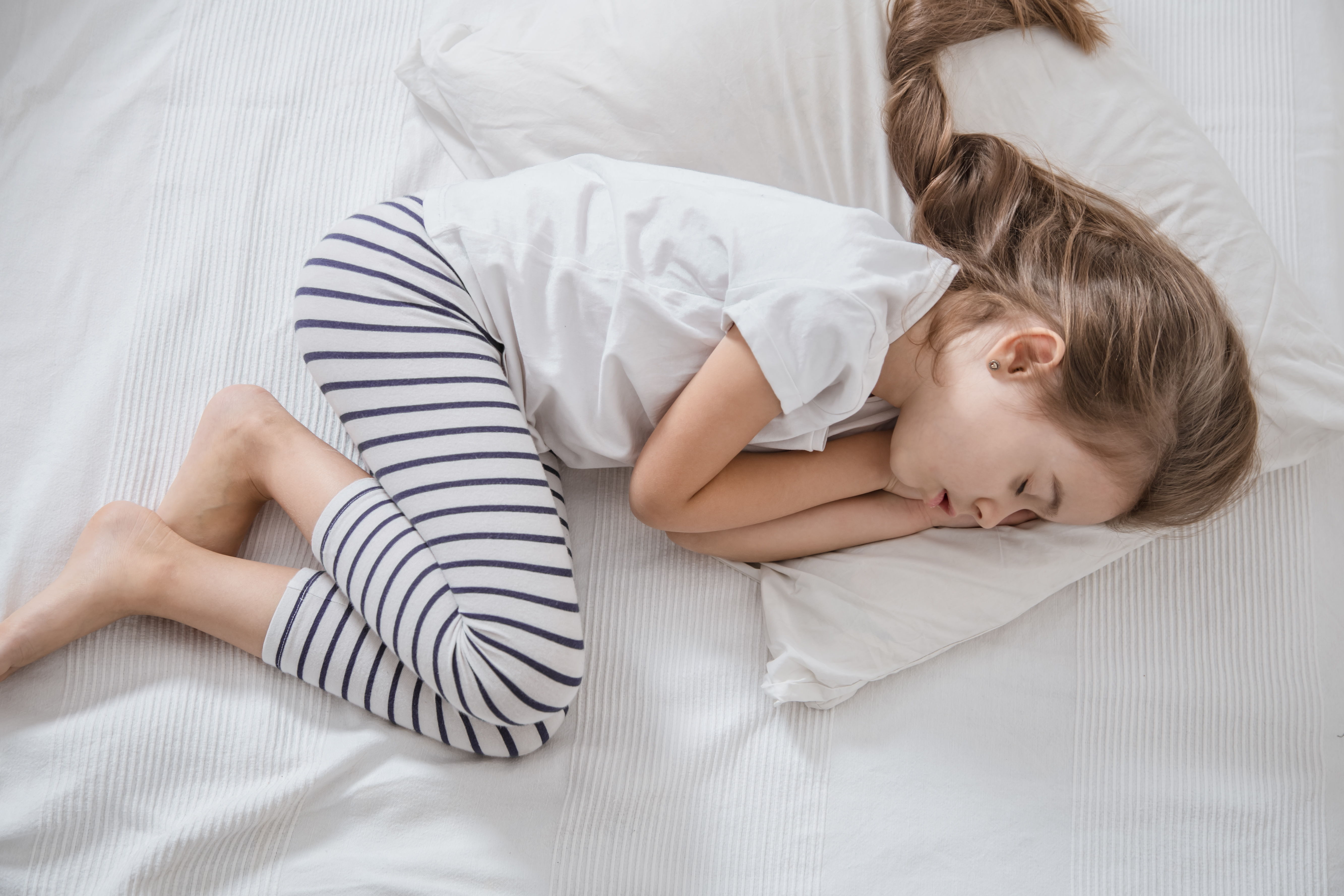 Какие правильные позы для сна ребенка